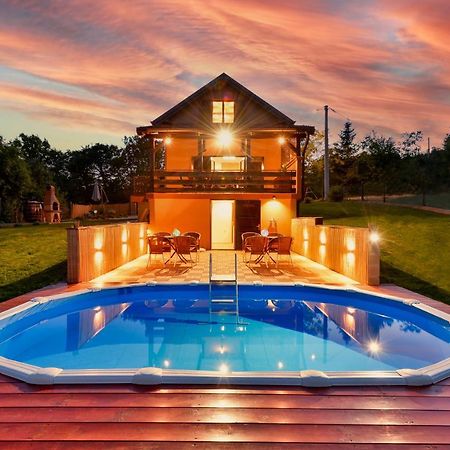 فيلا Jungle House With Private Pool And Hot Tub Sveti Ivan Zelina المظهر الخارجي الصورة
