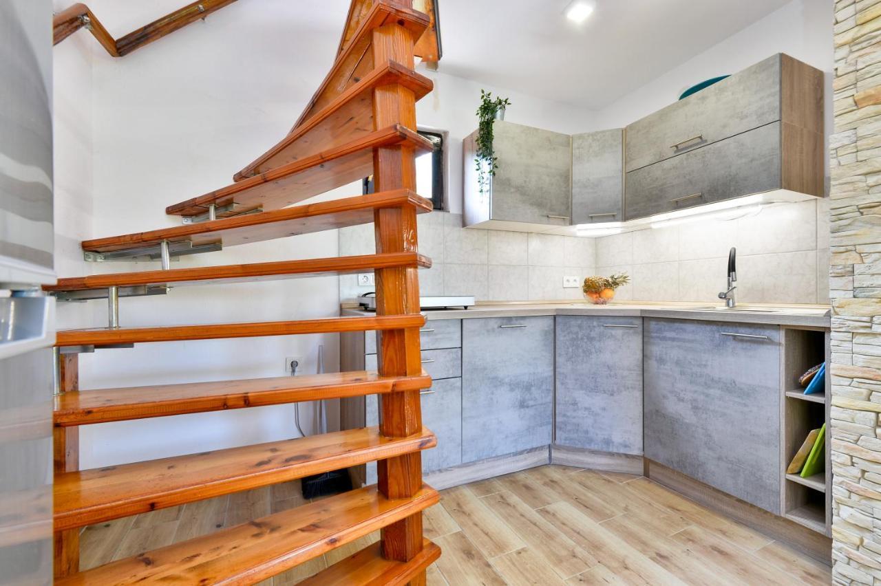 فيلا Jungle House With Private Pool And Hot Tub Sveti Ivan Zelina المظهر الخارجي الصورة