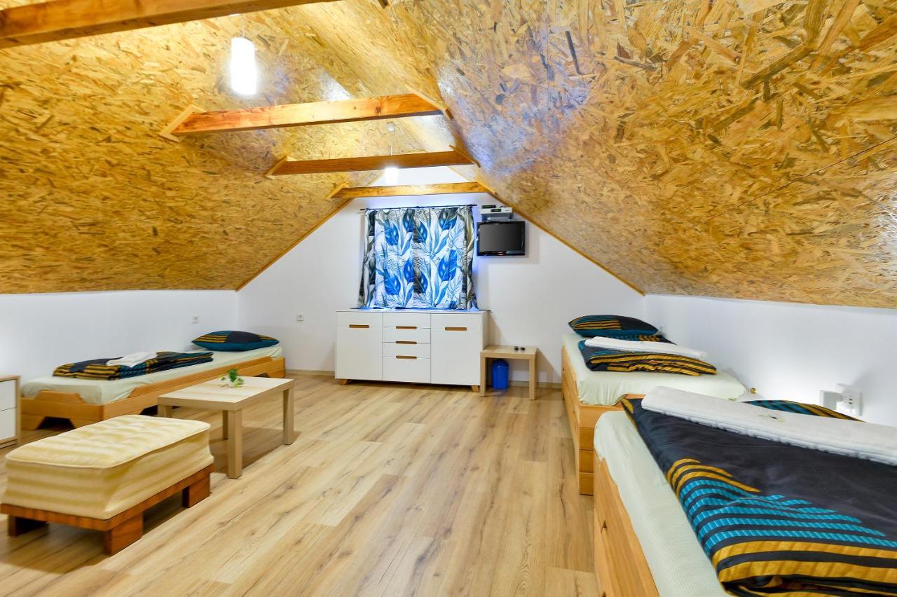 فيلا Jungle House With Private Pool And Hot Tub Sveti Ivan Zelina المظهر الخارجي الصورة